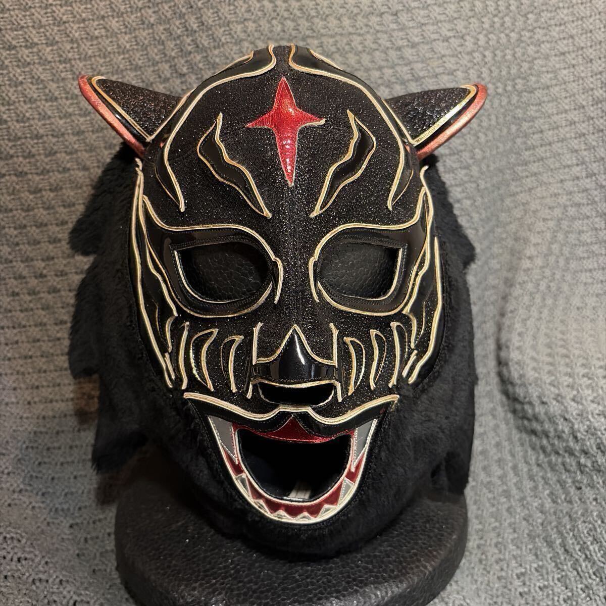 新品】□2代目ブラック・タイガー 試合用マスク □の落札情報詳細 