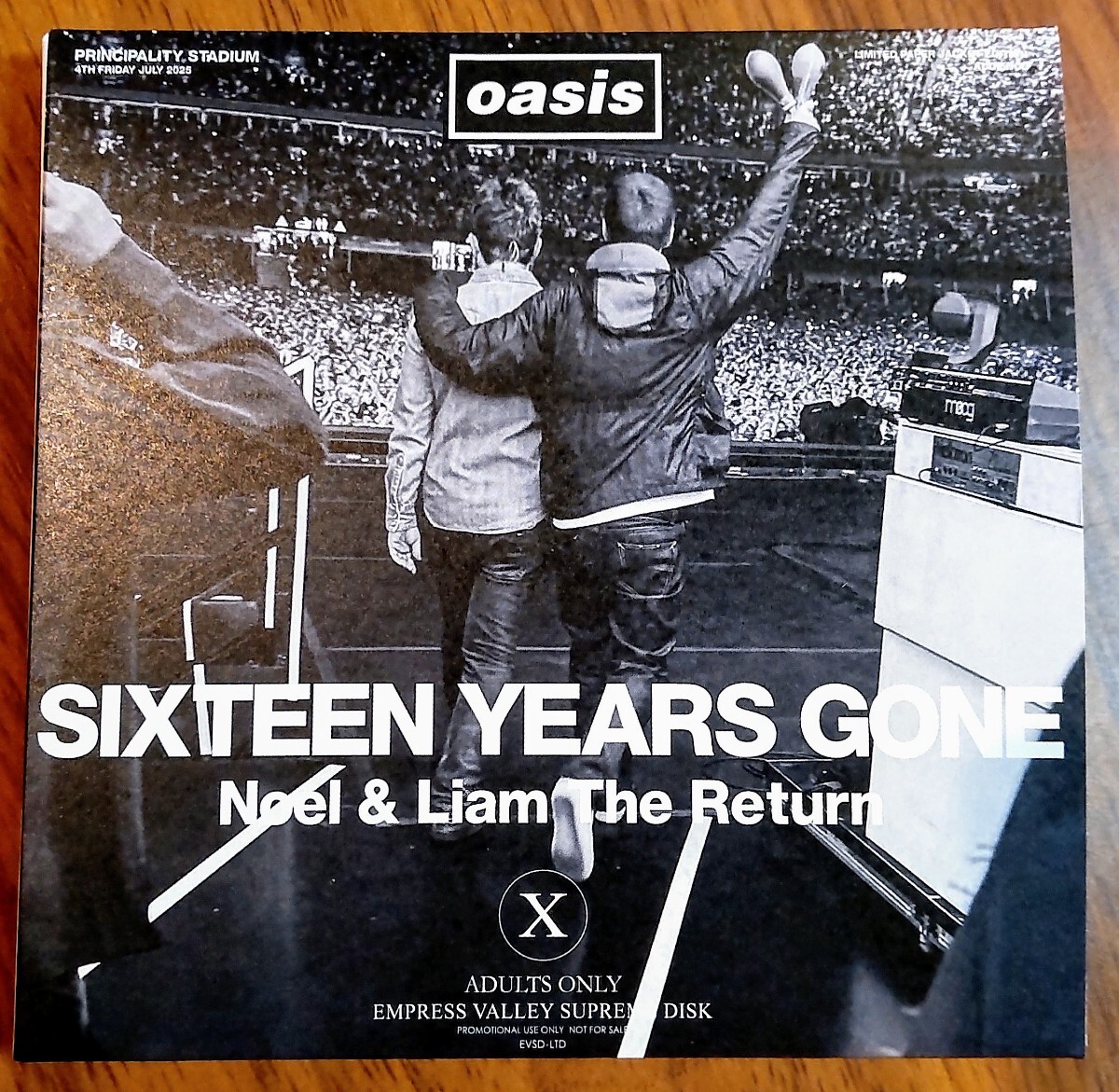 中古】oasis直筆サイン入りCD『STANDING ON THE SHOULDER OF GIANTS