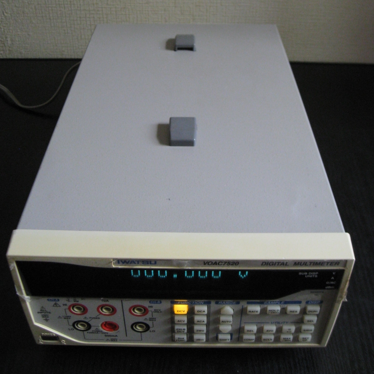 5th111 IWATSU 岩崎通信機 デジタルマルチメーター VOAC81 i10411の