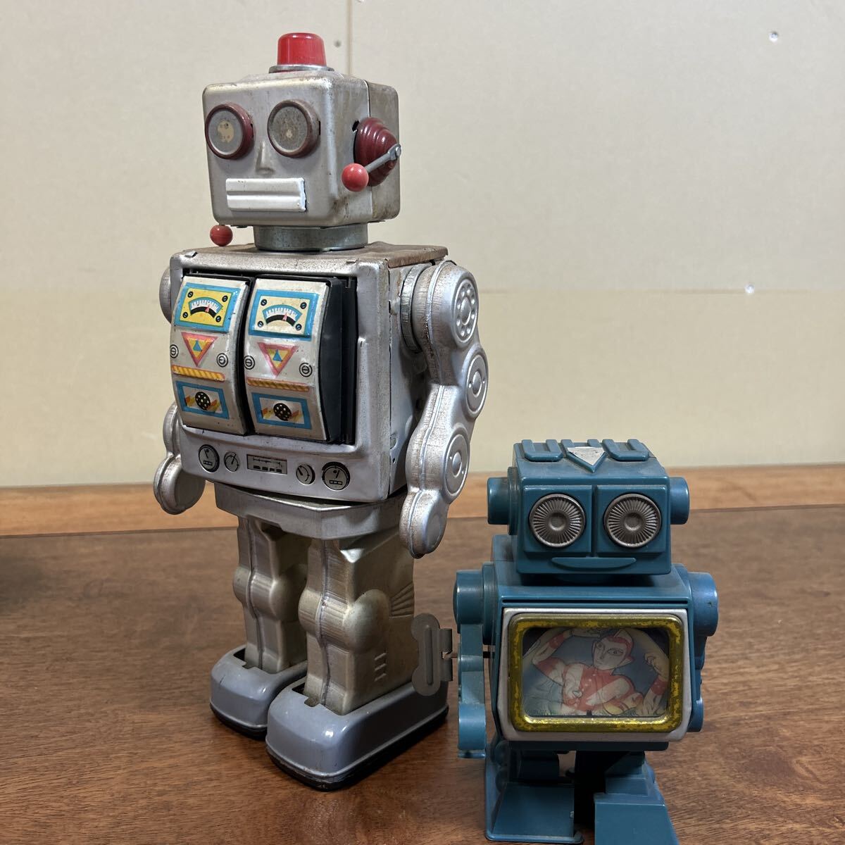 新品でも買取品中古とします。】R35ロボット ブリキ 電動 ロボット