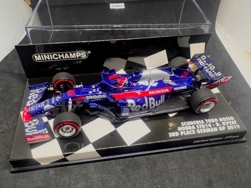 新品】日本限定オリジナル スパーク 1/43スケール レッドブル
