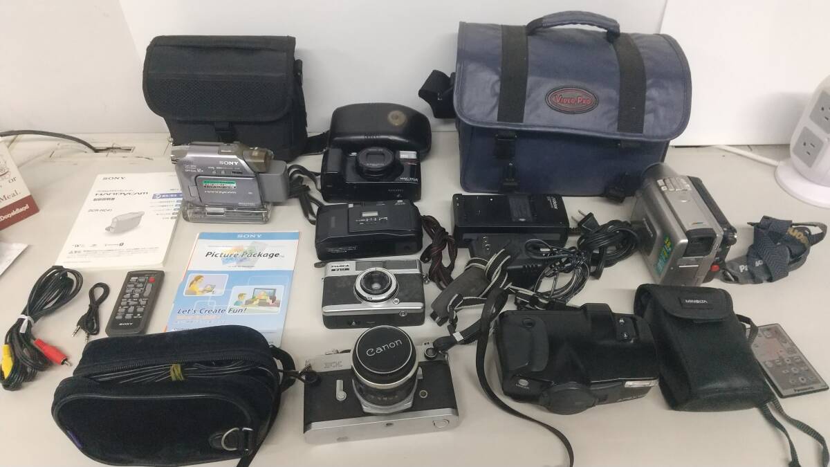 ナショナルビデオカメラVZ-C712ずいぶん昔（1981年）の物です動作