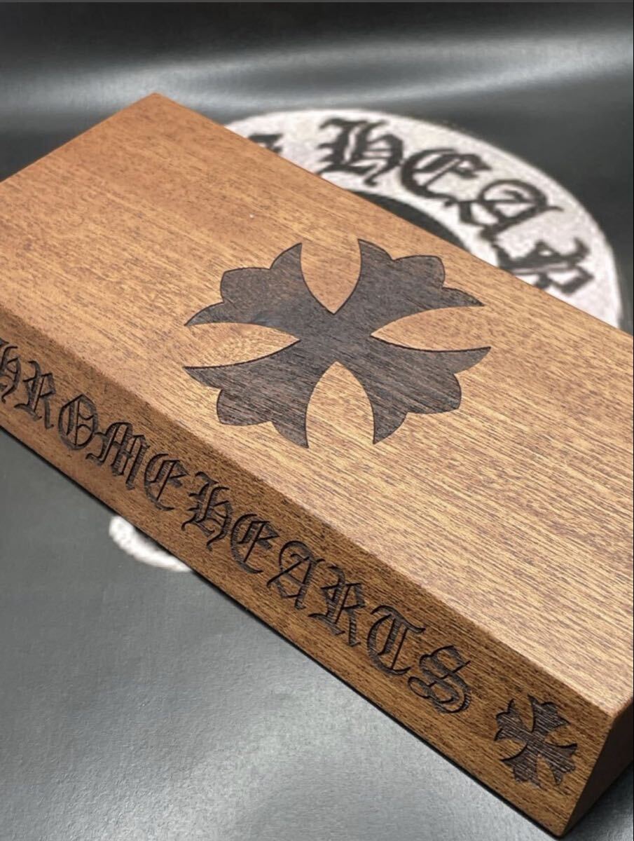 新品】クロムハーツ Chrome Hearts ロゴプレート ディスプレイ用