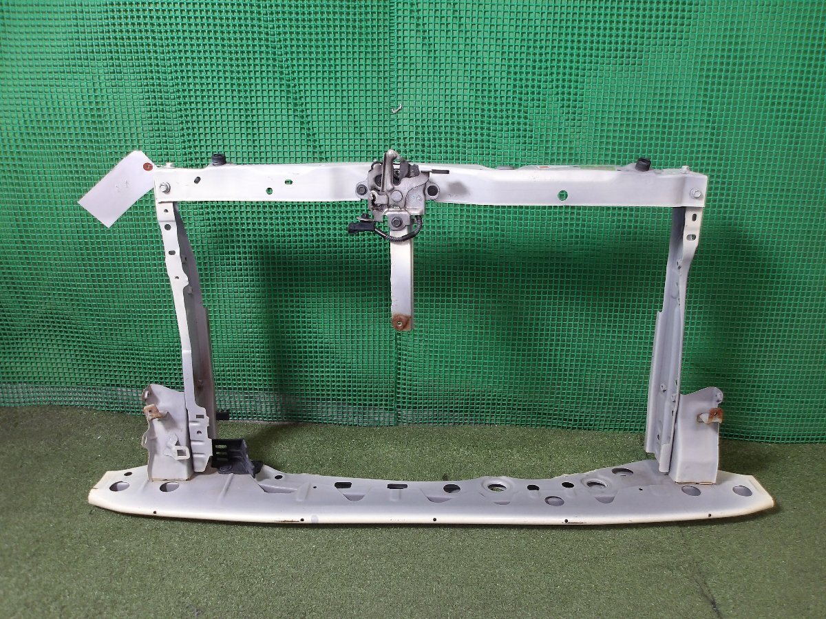 未使用】新品未使用 ヤリス ラジエーターアッパーサポート 53213-52180