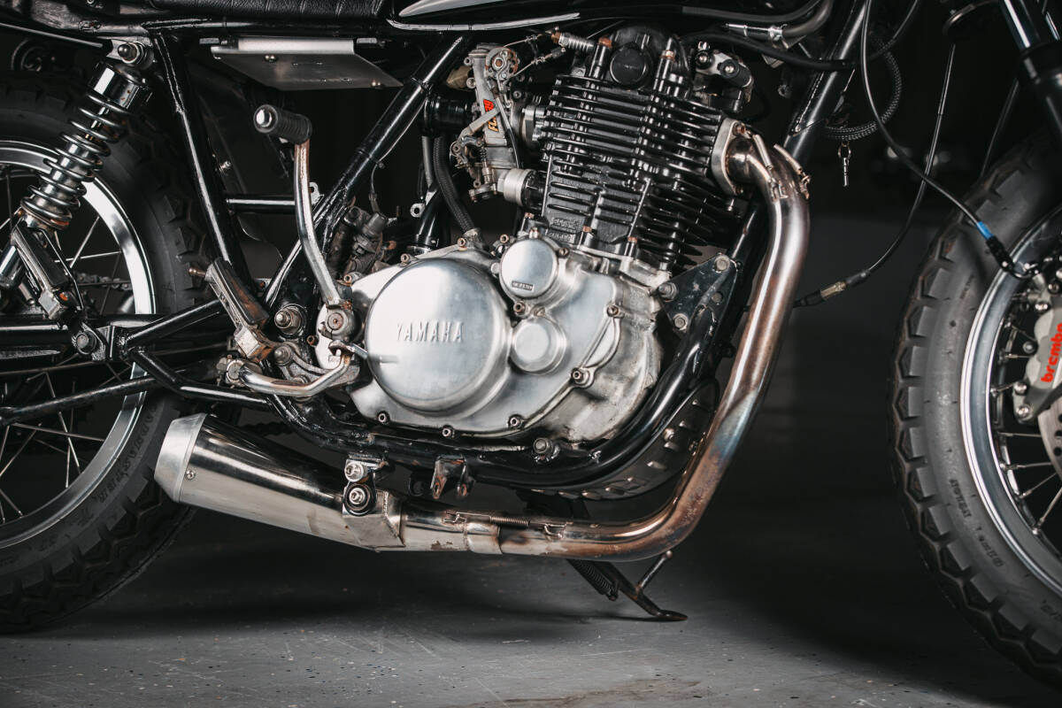 中古】SR400 ベルトラン ダウンショート マフラー スーパートラップ の