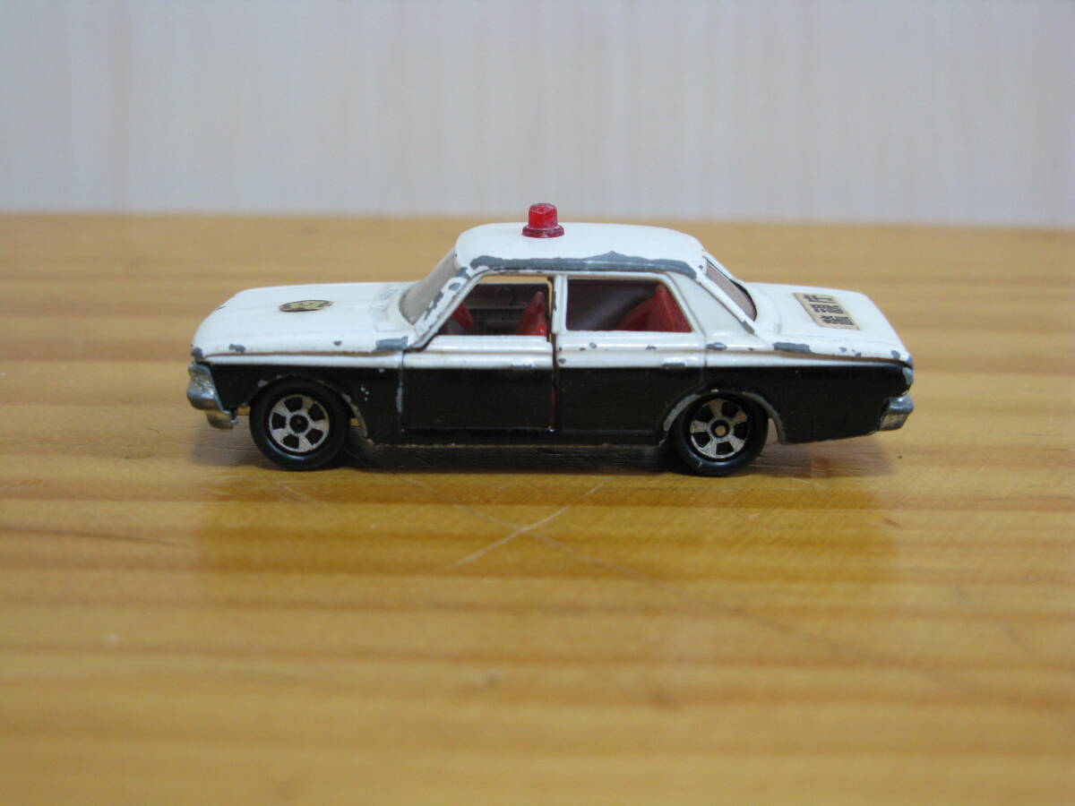 トミカ 珍品・エラー品 No,110 トヨタ クラウン パトロールカー (前後