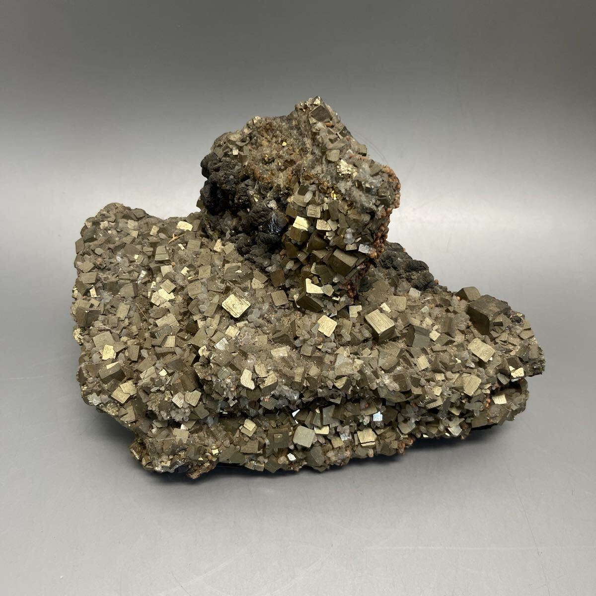 天然石 置物 水晶 クラスター 黄鉄鉱 パイライト 原石 新品】キラキラ黄金色【パイライト・クラスター原石】43.7㎜90g金運を