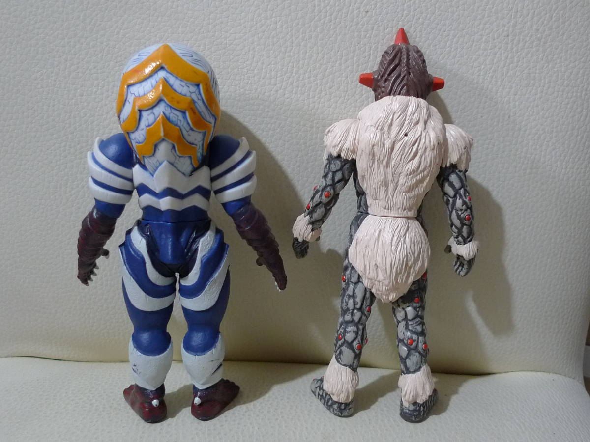 バンダイ ウルトラ怪獣シリーズ ガッツ星人 ナックル星人 ソフビの落札
