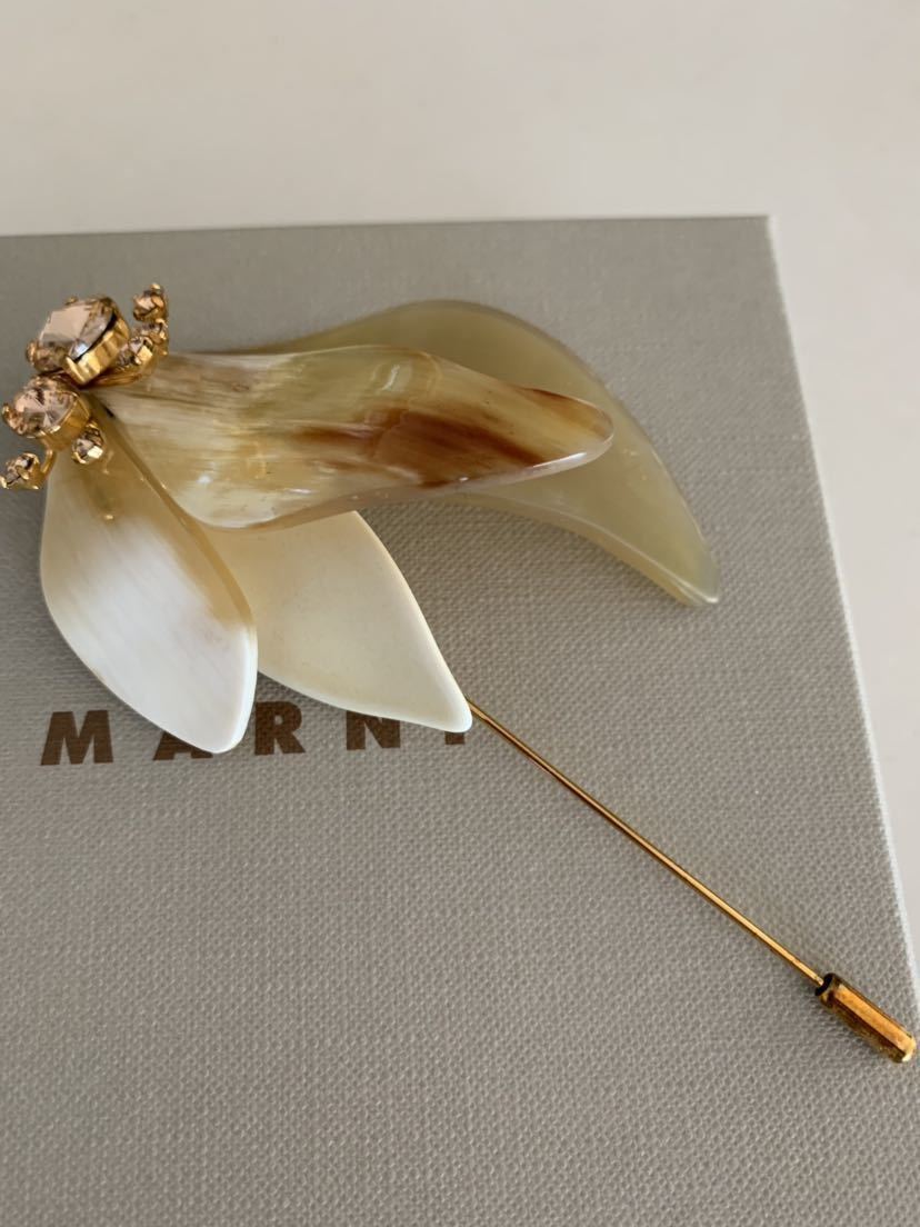 マルニ ブローチ ベージュ ゴールド アクセサリー MARNI ピン ホーンの