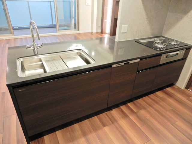 Cu 2 モデルルーム展示品 タカラスタンダード システムキッチン 人造大理石天板 背面収納棚 セット の落札情報詳細 ヤフオク落札価格情報 オークフリー スマートフォン版