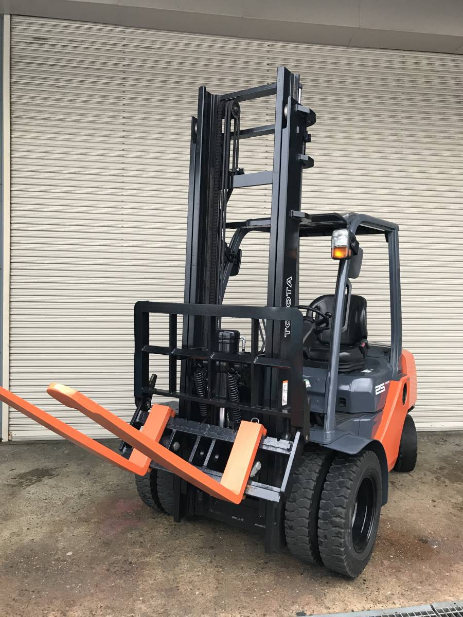 即決】中古フォークリフト トヨタ 52-8FD25 ヒンジドフォーク 