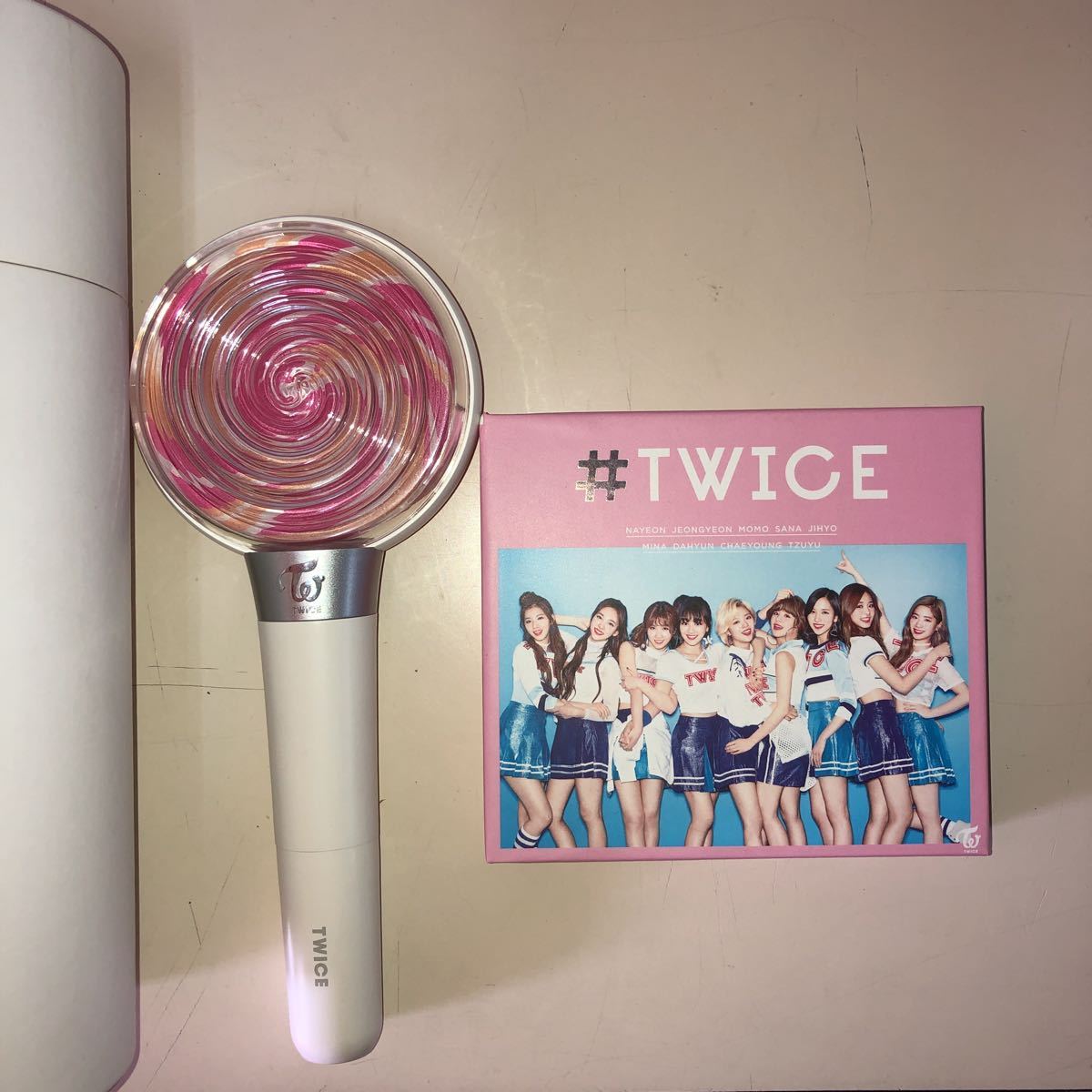 Twice Twiceペンライト 公式 Official Light Stick Mood Light キャンディボン Cd Twice トゥワイス Kpop アイドル の落札情報詳細 ヤフオク落札価格情報 オークフリー スマートフォン版 Twice Twiceペンライト 公式 Official Light Stick Mood Light キャンディボン Cd Twice トゥワイス Kpop アイドル の落札情報詳細 ヤフオク落札価格情報 オークフリー スマートフォン版