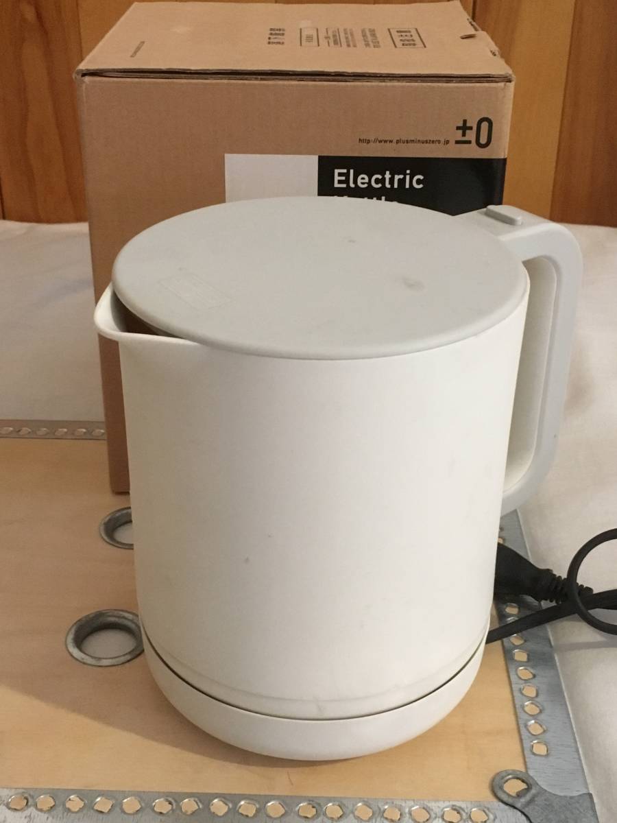 ０ プラスマイナスゼロ 電気ケトル 0 ８l ホワイト デザイン家電 希少 箱あり 保温機能なし の落札情報詳細 ヤフオク落札価格情報 オークフリー スマートフォン版