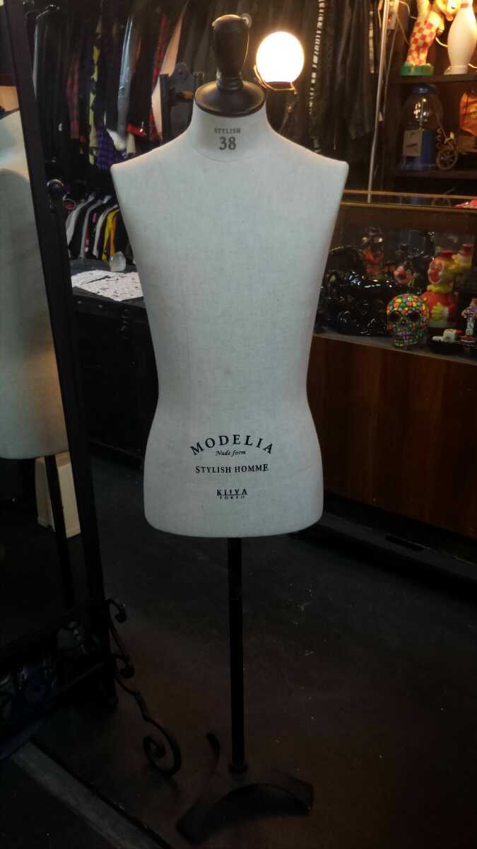 アパレルショップ店舗什器KIIYA TOKYOキイヤトウキョウトルソーModelia