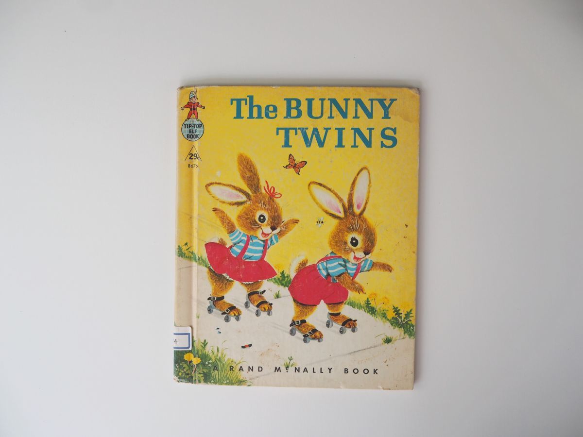 The Bunny Twins Helen Wing マージョリー クーパー 双子のうさぎ 英語 洋書 レトロ 絵本 1964年 の落札情報詳細 ヤフオク落札価格情報 オークフリー スマートフォン版