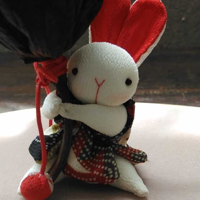 うさぎ　着物　古布　ハンドメイド 古布兎吊るし飾り CO-008 手作り 和小物 和雑貨 着物 リメイク