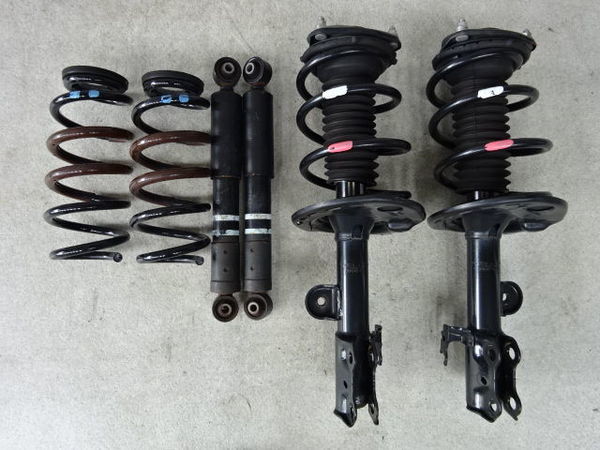 人気定番，人気 ハリアー60系後期 純正サスペンション ZSU60W