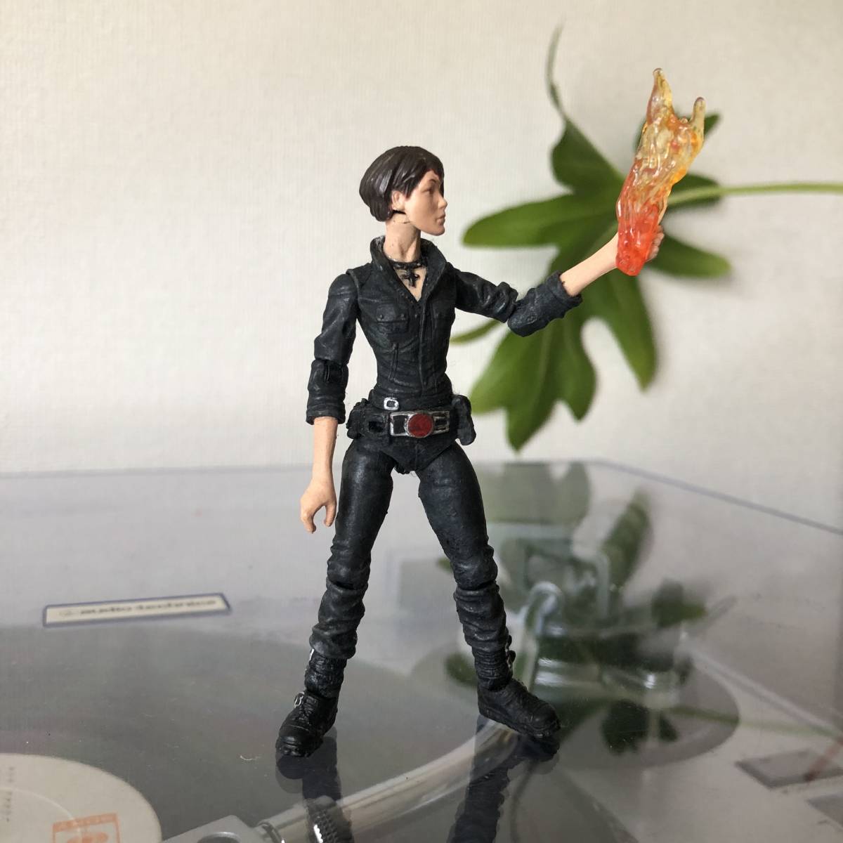 ヘルボーイ2 7インチ フィギュア リズ・シャーマン ヘルボーイ