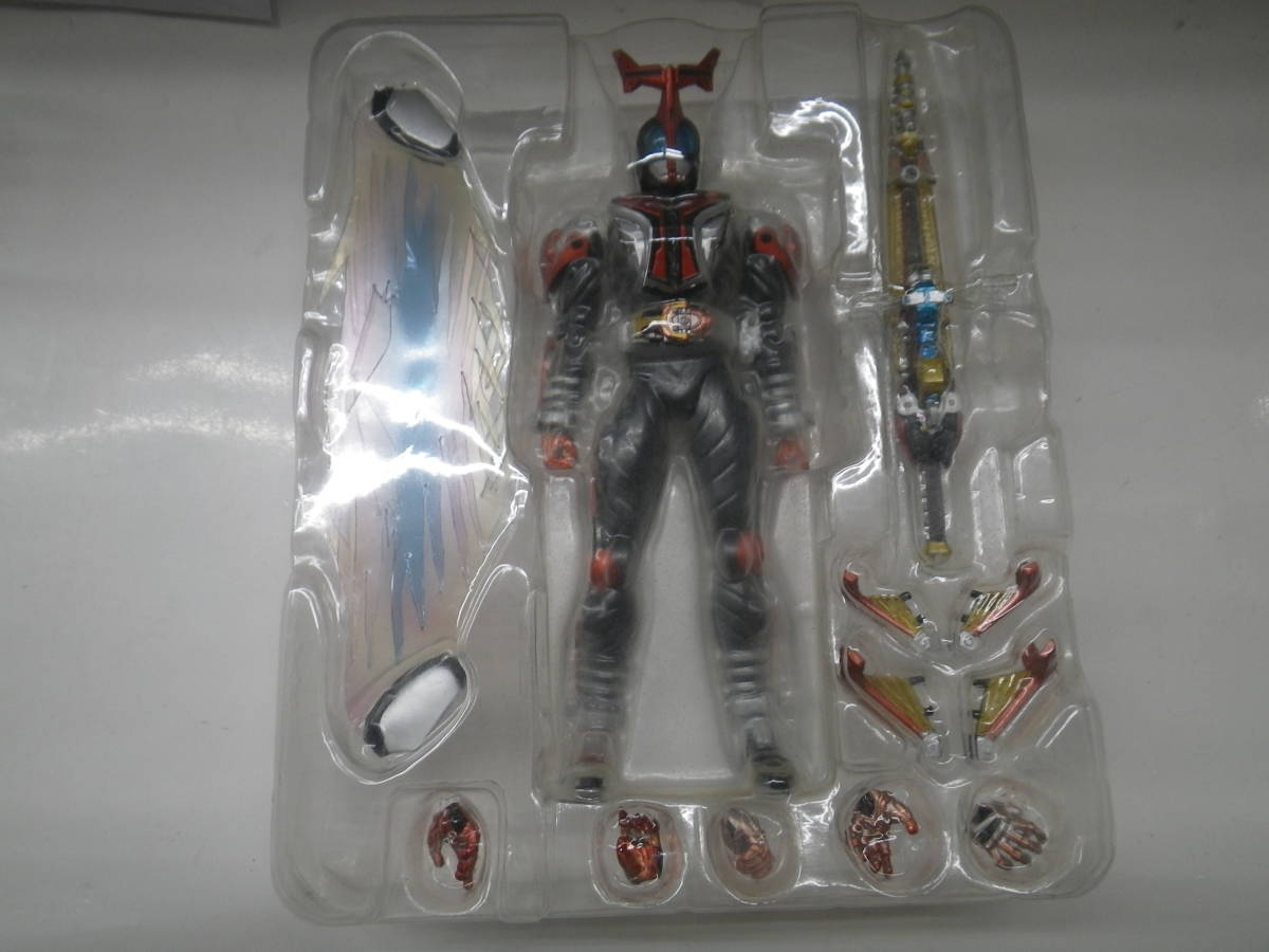 中古 Shフィギュアーツ 仮面ライダーザビー 仮面ライダーカブトハイパーフォーム 仮面ライダーオーズ Oooタトバコンボ の落札情報詳細 ヤフオク落札価格情報 オークフリー スマートフォン版