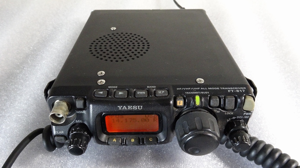 FT-817 八重洲無線HF/VHFトランシーバー