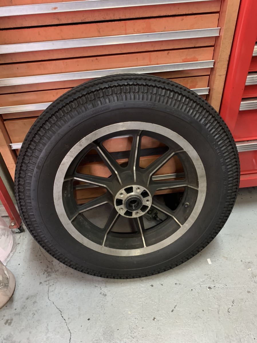 ヴィンテージ物 ハーレー ショベル 16インチリアホイール タイヤ付