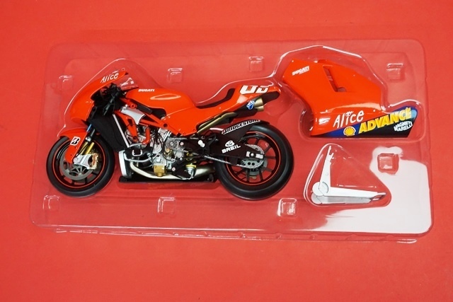 ミニチャンプス 1/12ドカティデスモ'05カピロッシ オートバイ ミニチャンプス 1/12ドカティデスモ'05カピロッシ オートバイ
