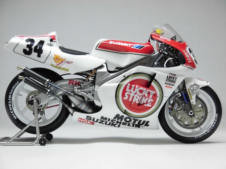 新品】☆ 1/12 '93 LUCKY STRIKE SUZUKI RGV500Γ #34 Kevin Schwantz