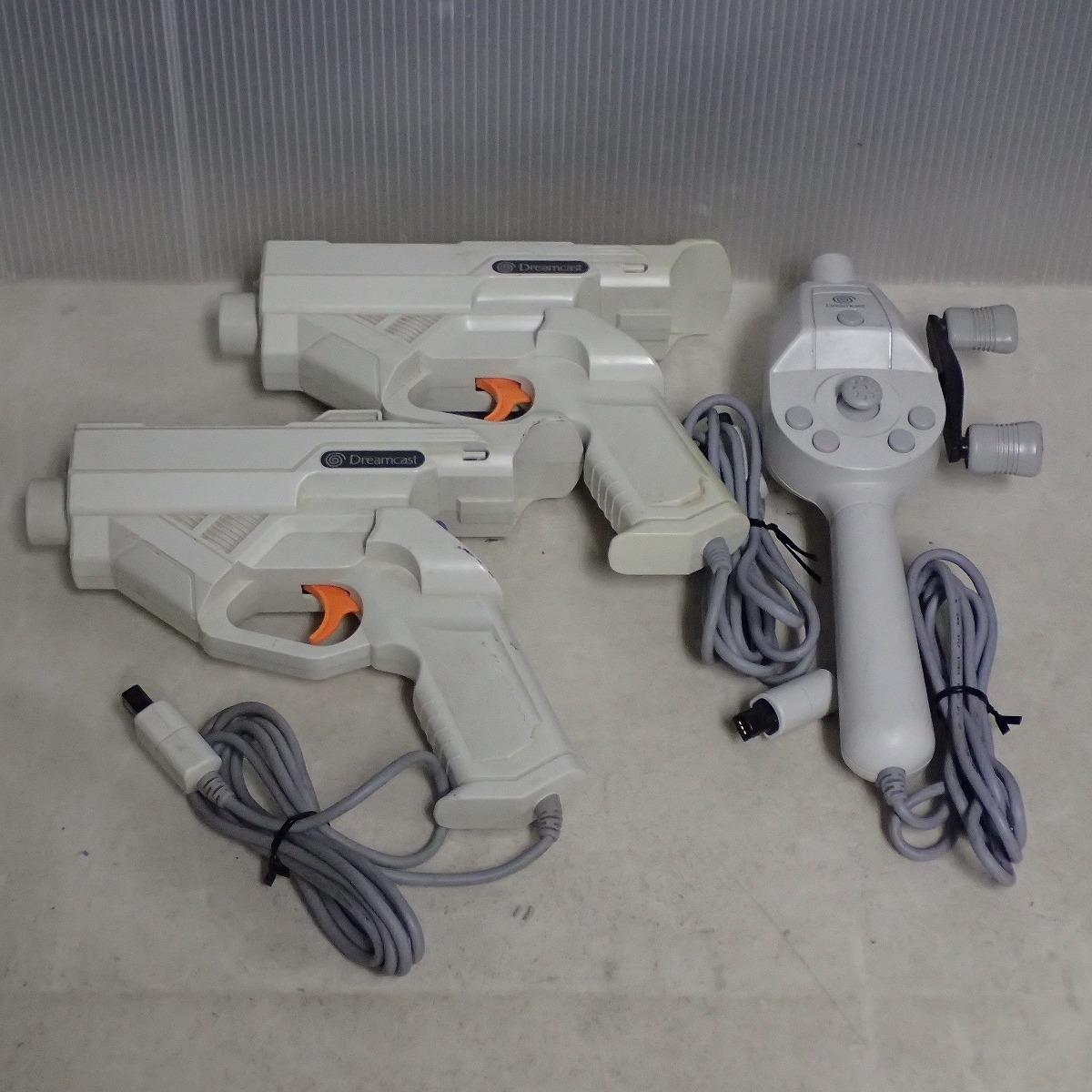 Dreamcast ドリームキャスト ガンコン(HKT-7800) 2個セット SEGA Dreamcast THE HOUSE OF THE DEAD 2 Gun set HDR-0011 HKT
