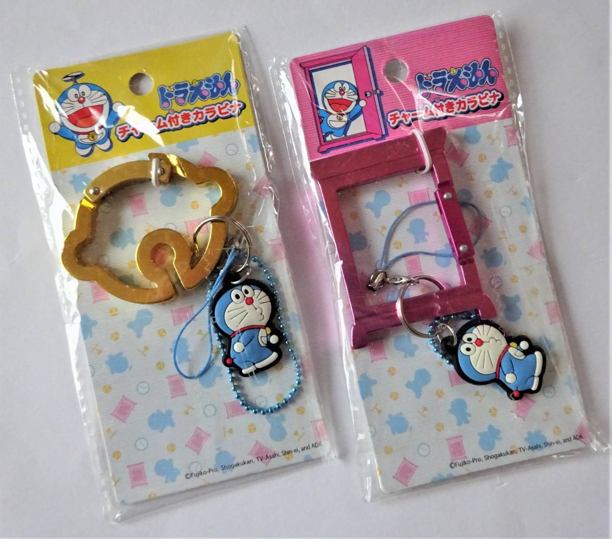 新品】ドラえもん チャーム付き カラビナ すず＆どこでもドア 2点