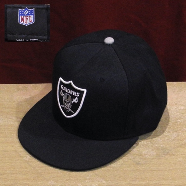 Nfl アメフト ラスベガス レイダース オフィシャル ロゴ キャップ 帽子 Cap 黒 7 1 2 58cm 美品 の落札情報詳細 ヤフオク落札価格情報 オークフリー スマートフォン版