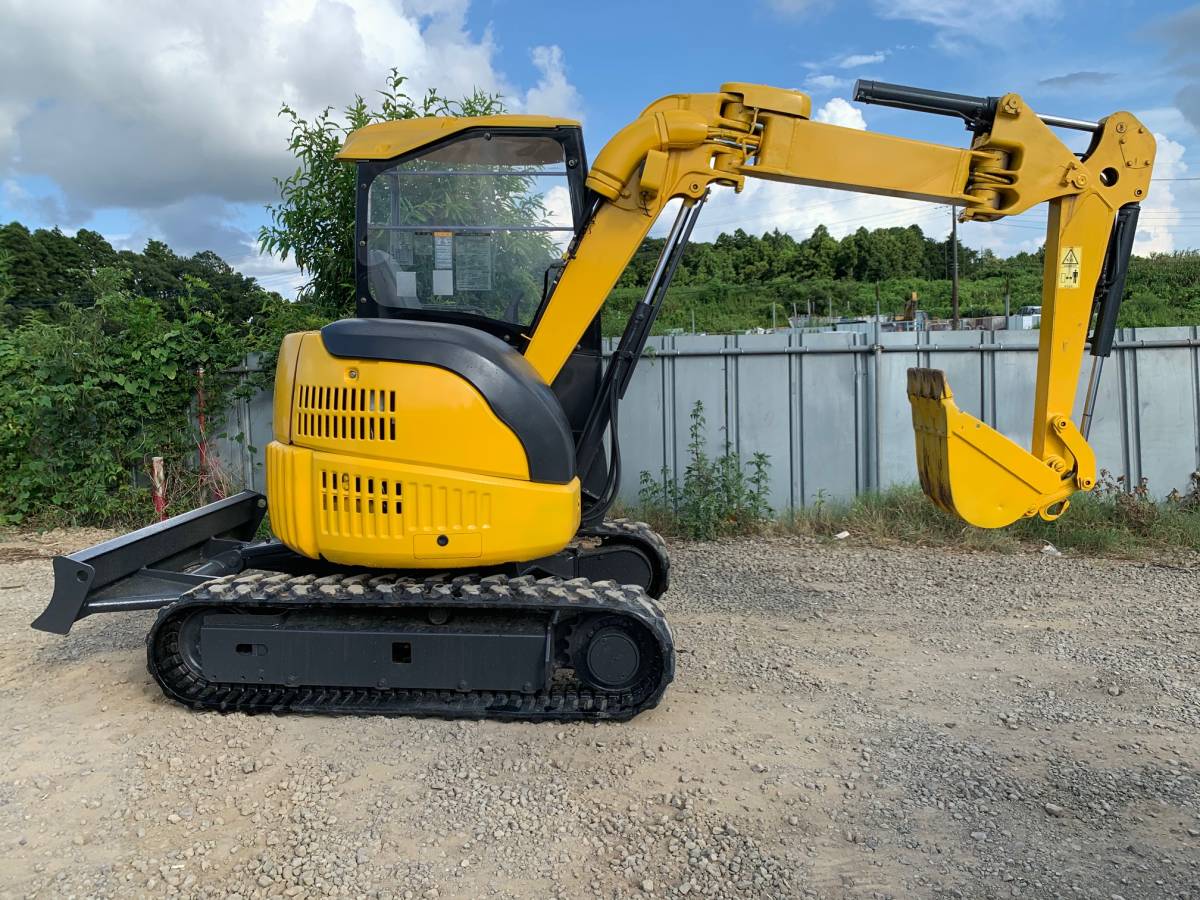 コマツ PC30UU-5 3トンクラス 小旋回 クレーン仕様 0.9トン吊り ミニ