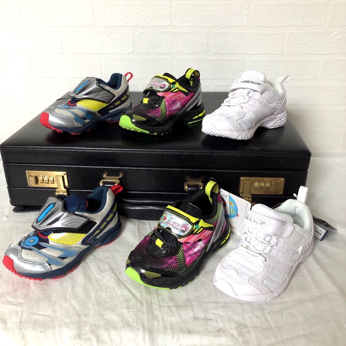 新品 1022 3点セット 未使用 Syunsoku 仮面ライダー エグゼイド ウルトラマンオーブ スニーカー シューズ 15 キッズ ジュニア の落札情報詳細 ヤフオク落札価格情報 オークフリー スマートフォン版