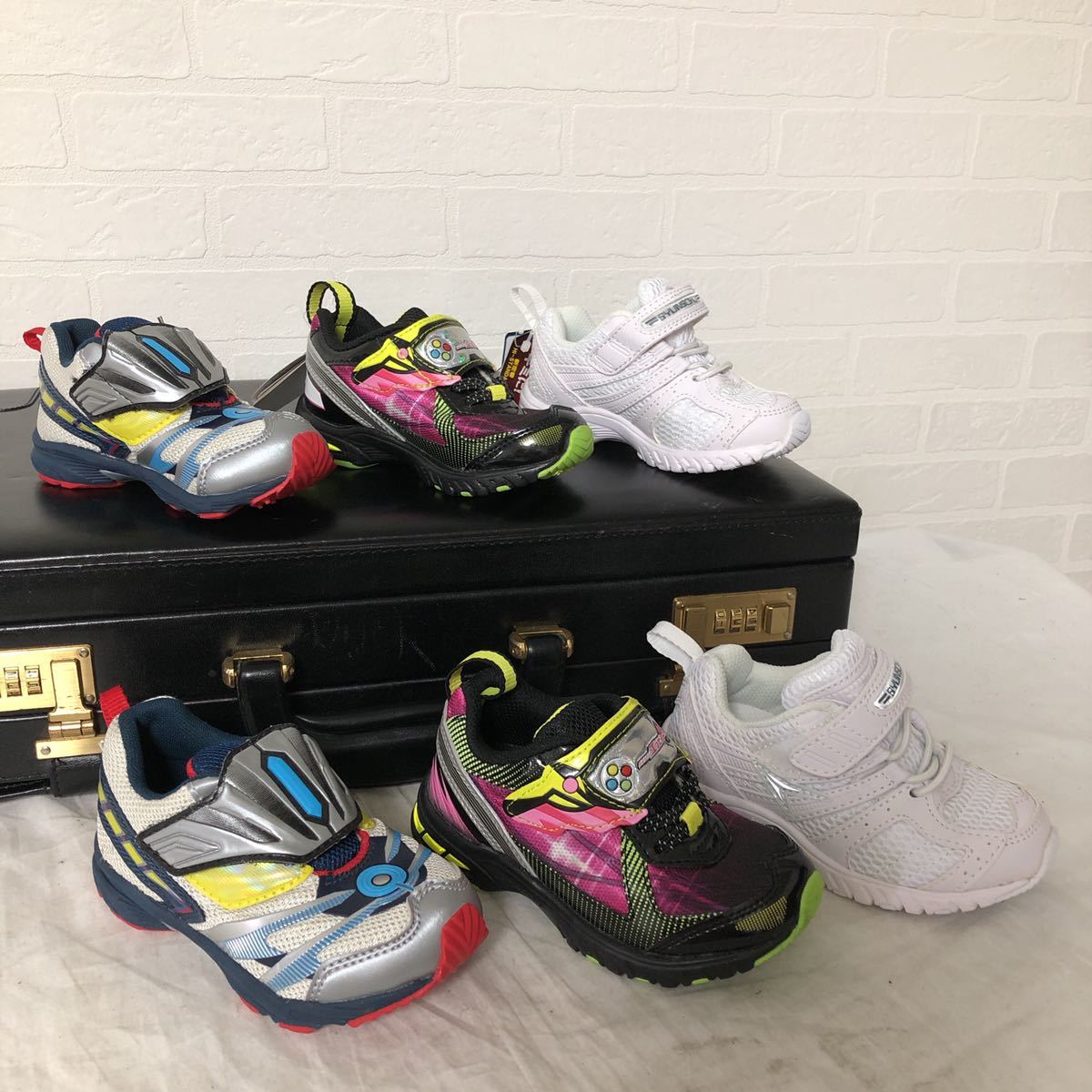 新品 1022 3点セット 未使用 Syunsoku 仮面ライダー エグゼイド ウルトラマンオーブ スニーカー シューズ 15 キッズ ジュニア の落札情報詳細 ヤフオク落札価格情報 オークフリー スマートフォン版