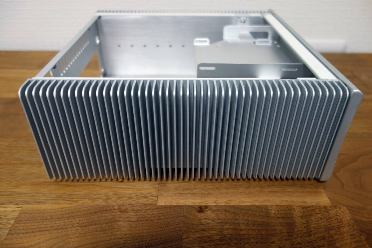 ASKTech NT-TX3000BK Mini-ITX ファンレスケース AskTech、mini-ITXファンレスケース2モデル - ITmedia PC USER