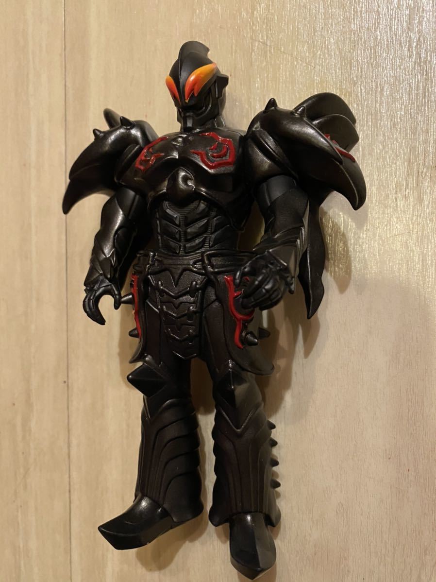 中国限定 夜光 ウルトラマンベリアル カイザーへベリアル