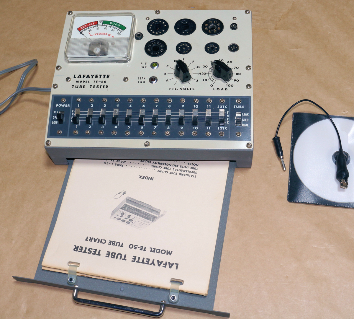 AFAYETTE 真空管試験機 TE-50 TE-15系 日本製 A5 AFAYETTE 真空管試験機 TE-50 TE-15系 日本製 A5