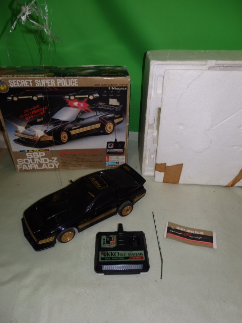 たわら様　ニッコー 覆面パトカーサウンドZ フェアレディー 1/14 ラジコン たわら様 ニッコー 覆面パトカーサウンドZ フェアレディー 1/14