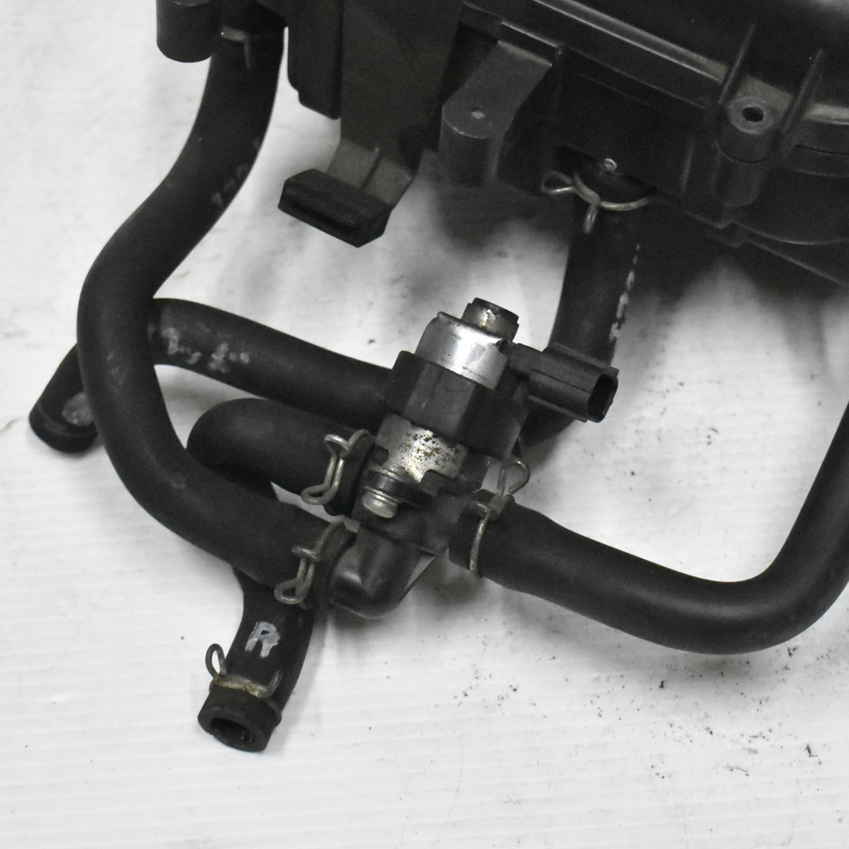 ホンダ Vtr250 後期 Mc33 エアクリーナーボックス C 642 の落札情報詳細 ヤフオク落札価格情報 オークフリー スマートフォン版 ホンダ Vtr250 後期 Mc33 エアクリーナーボックス C 642 の落札情報詳細 ヤフオク落札価格情報 オークフリー スマートフォン版