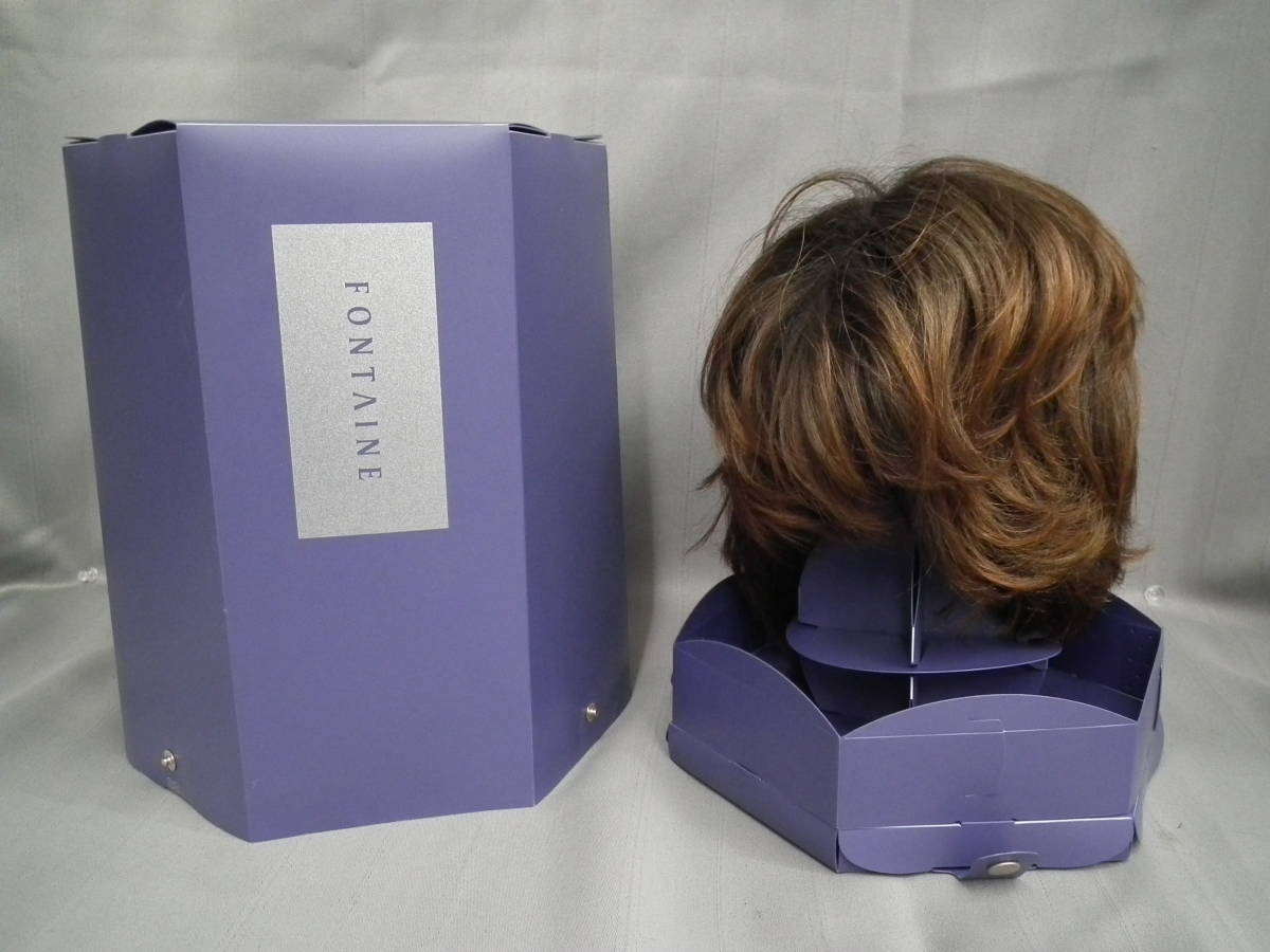 フォンテーヌR’couleur　ショートフルウィッグ　アクリル系　ブラウン　L フォンテーヌR'couleur ショートフルウィッグ アクリル系