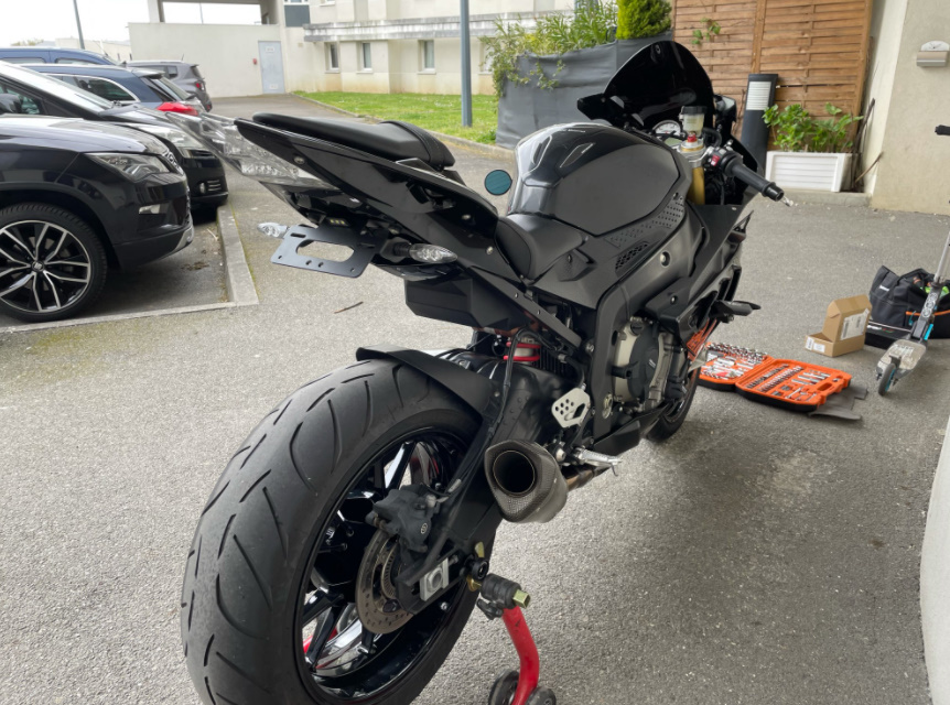 Competition Werkes s1000rrナンバープレートホルダー たかく