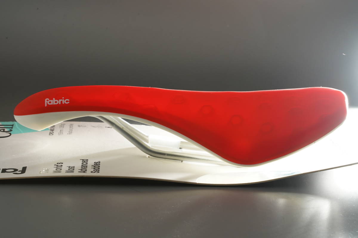 Fabric CELL Radius ファブリック セル・ラディウス・エリート・サドル 黒/白 ファブリック セル ラディウス エリート Fabric Cell Radius Elite