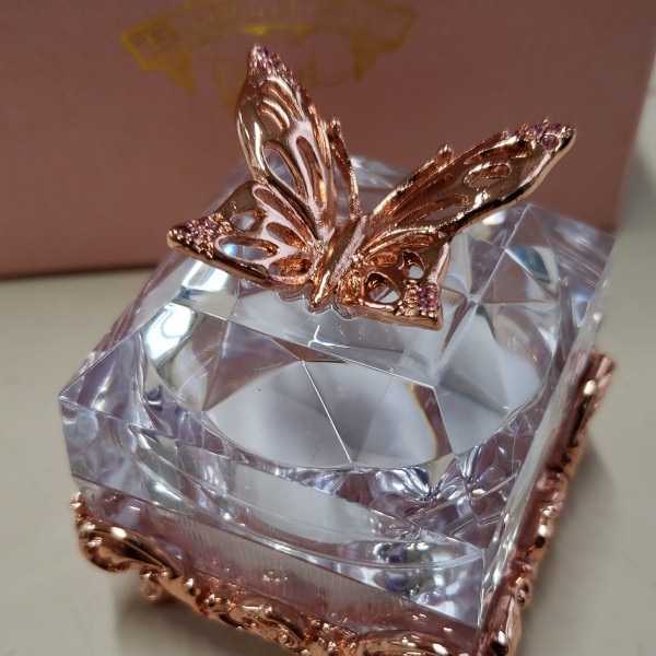 【未使用】ピィアース PIEARTH リング バタフライ指輪ジュエリーボックス ピンクゴールド インテリア置物 プレゼントにも の落札情報詳細