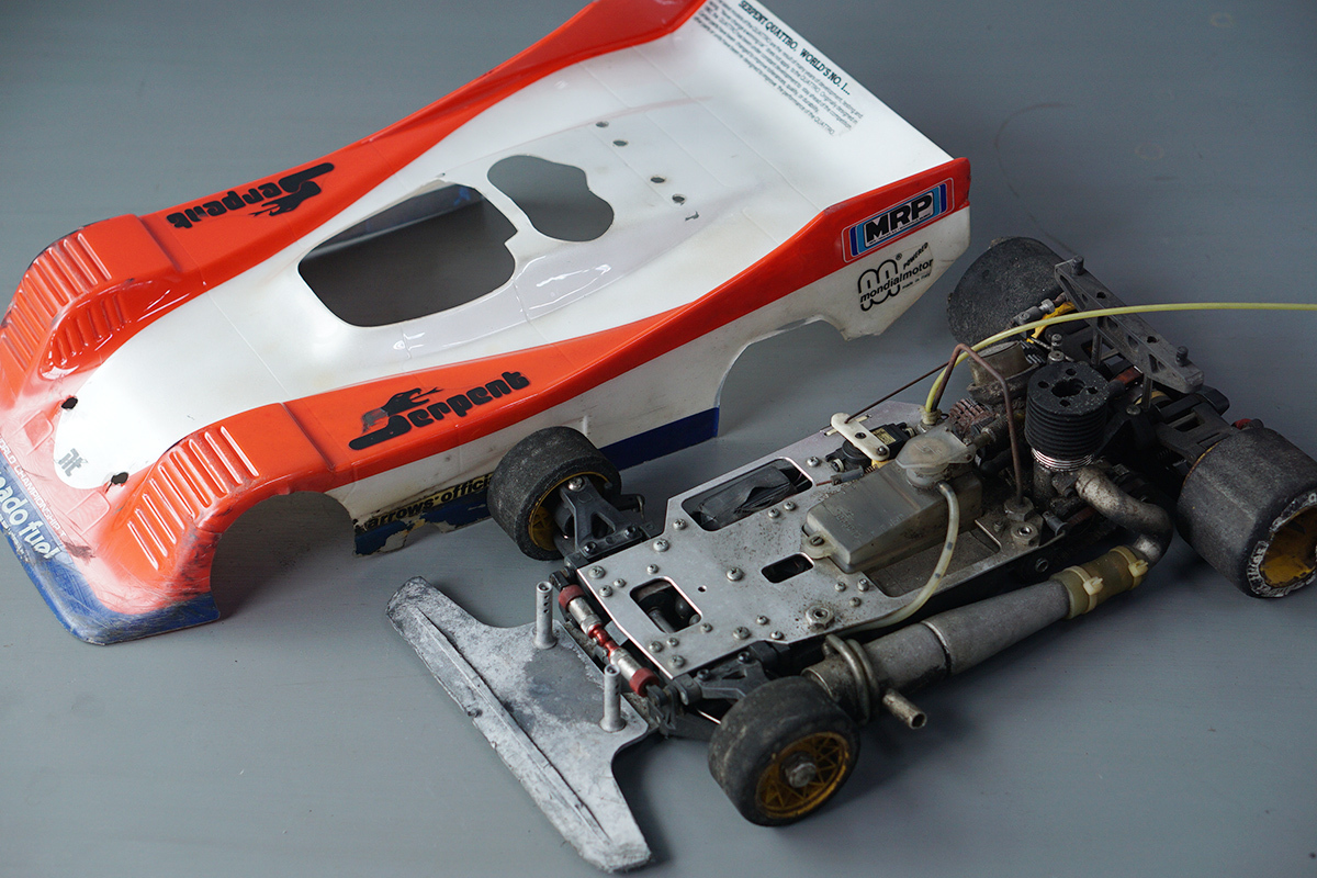 サーパントExcel   1/8  RCエンジンカー サーパントExcel 1/8 RCエンジンカー