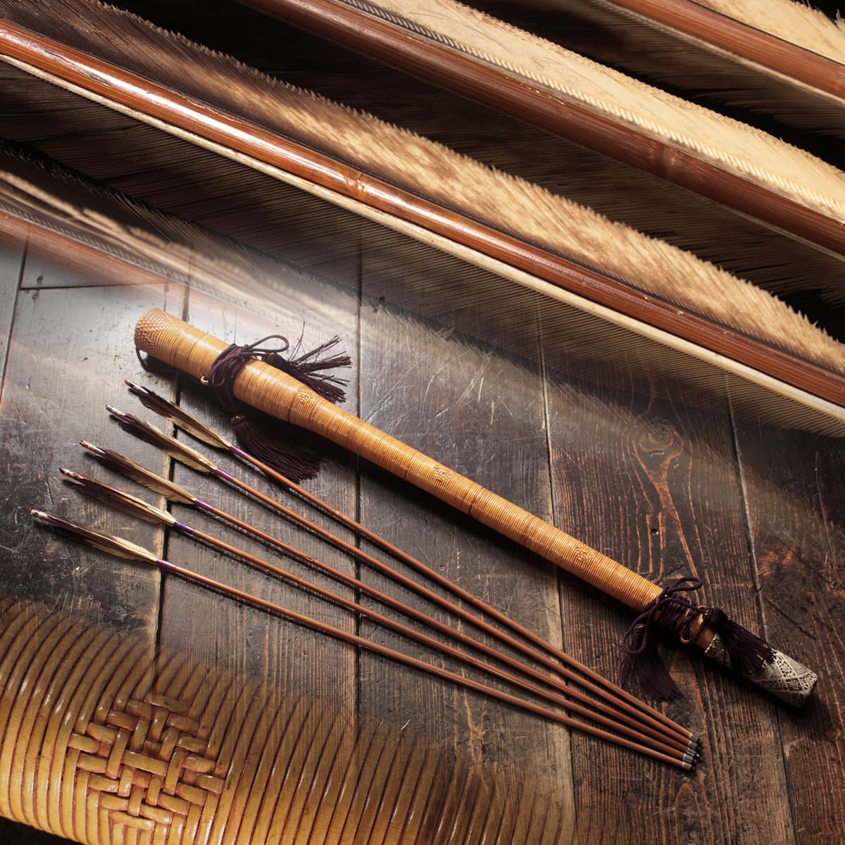 EF346 時代物 黒漆塗 蓮唐草山水風景蒔絵角盆 一対 幅31.8cm 総