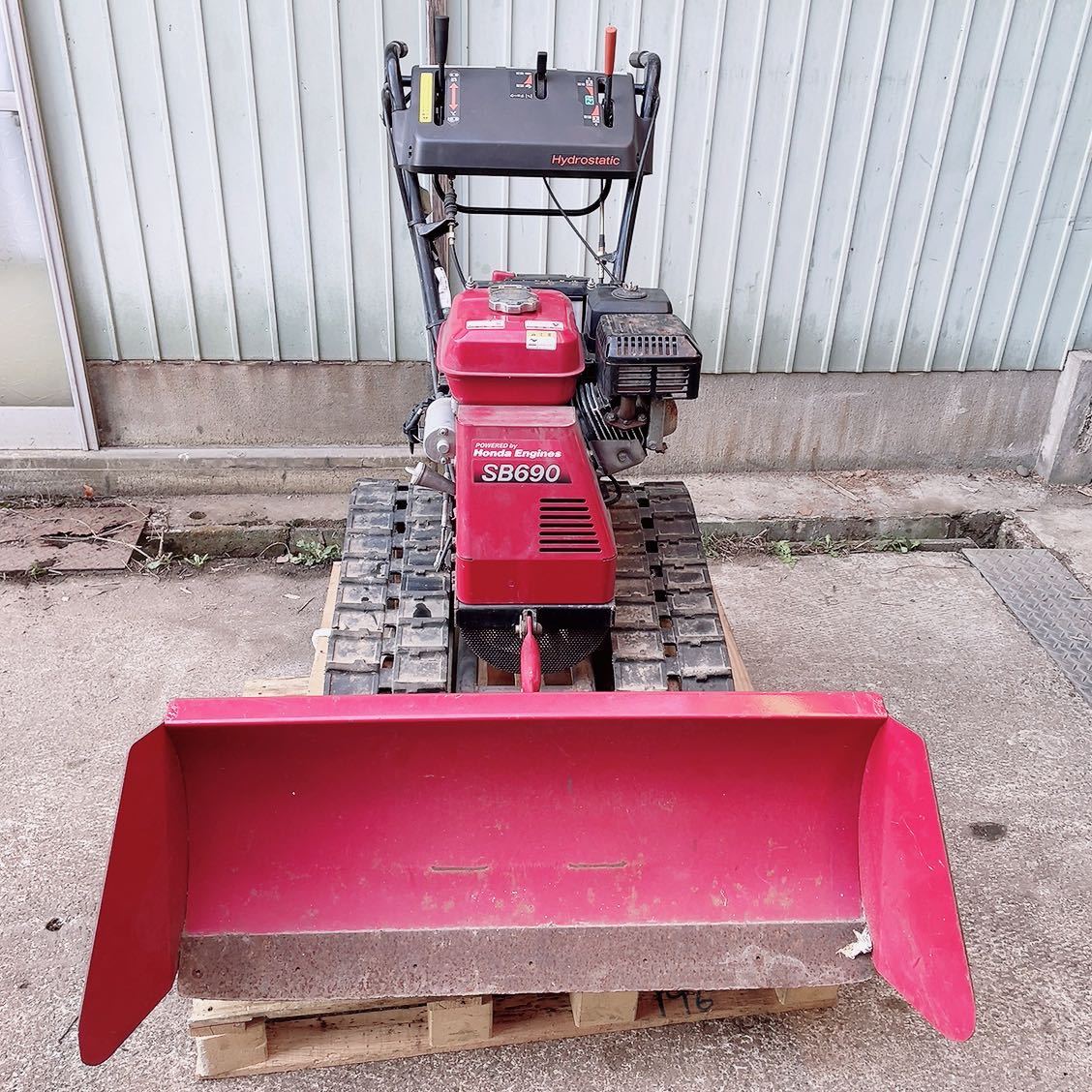 HONDA SB665 除雪機 赤 岐阜県より HONDA SB665 除雪機 赤 岐阜県より