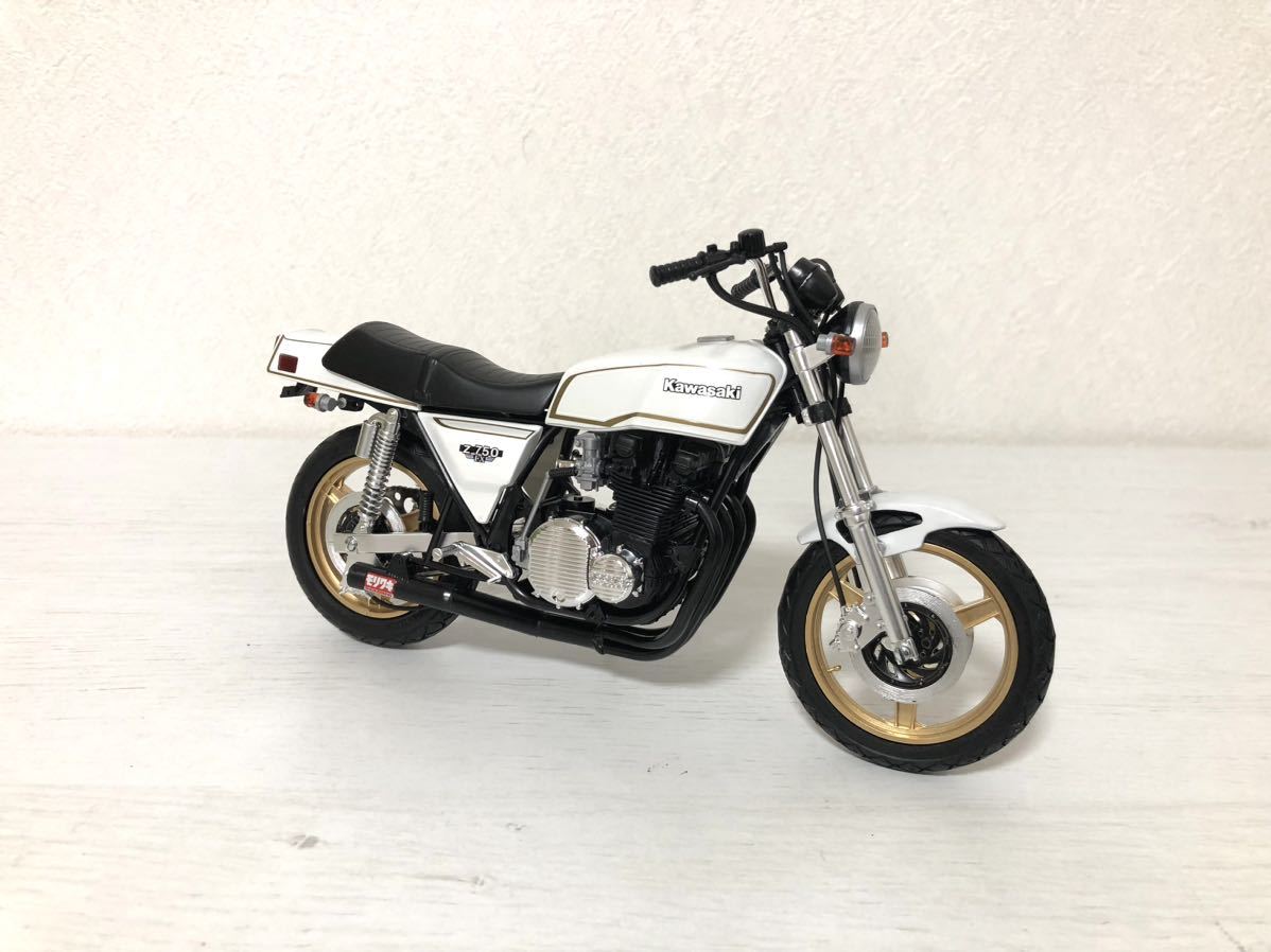 アオシマ製 完成品 ホンダ cbx400f 旧単車會 匠レーシング 素人
