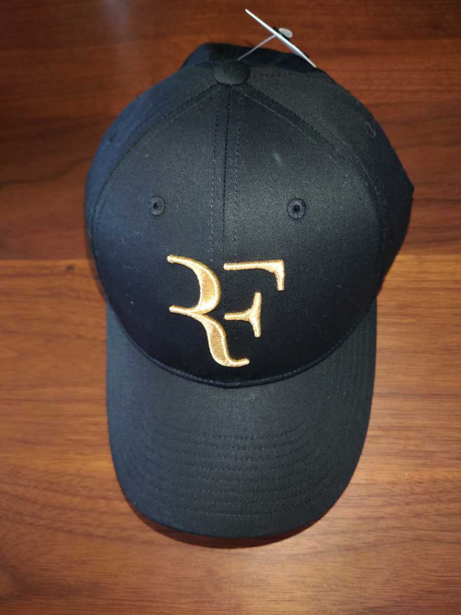 新品☆タグ付き！RFロゴキャップ　引退記念キャップ3個セット　ゴールドロゴ ロジャー・フェデラー引退記念、「RFグラフィックTシャツ