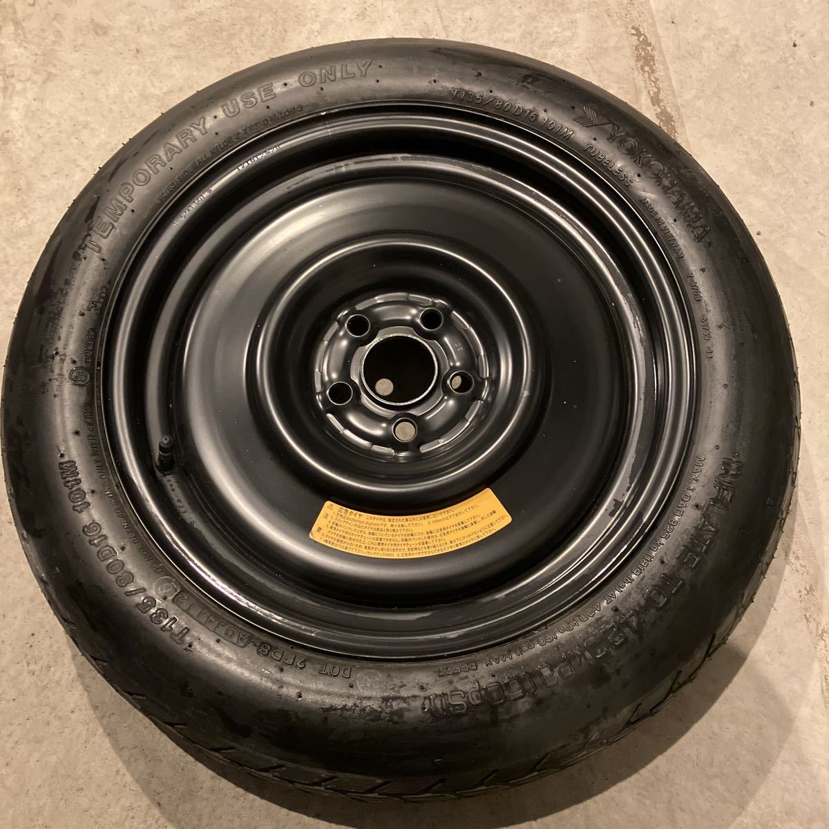 ZN6 86 ZC6 BRZ 純正 スペアタイヤ テンパータイヤ 留め具付き 未使用】86 ZN6 スペアタイヤ テンパータイヤ【純正】 目立った