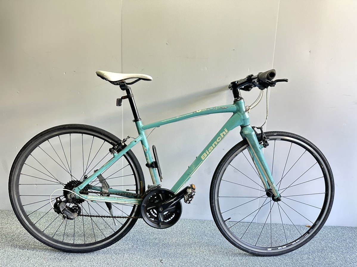 BRAVE XERES 700cクロスバイク 8speed/シルバー