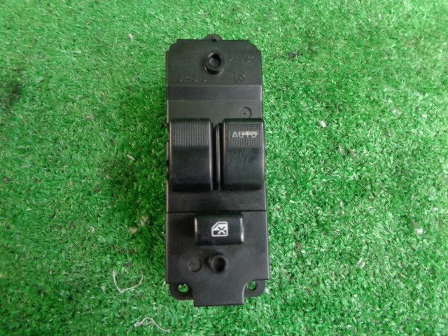 マツダ　タイタン ダッシュ パワーウィンドウスイッチ 右 マツダタイタン ダッシュ パワーウィンドウスイッチ 右